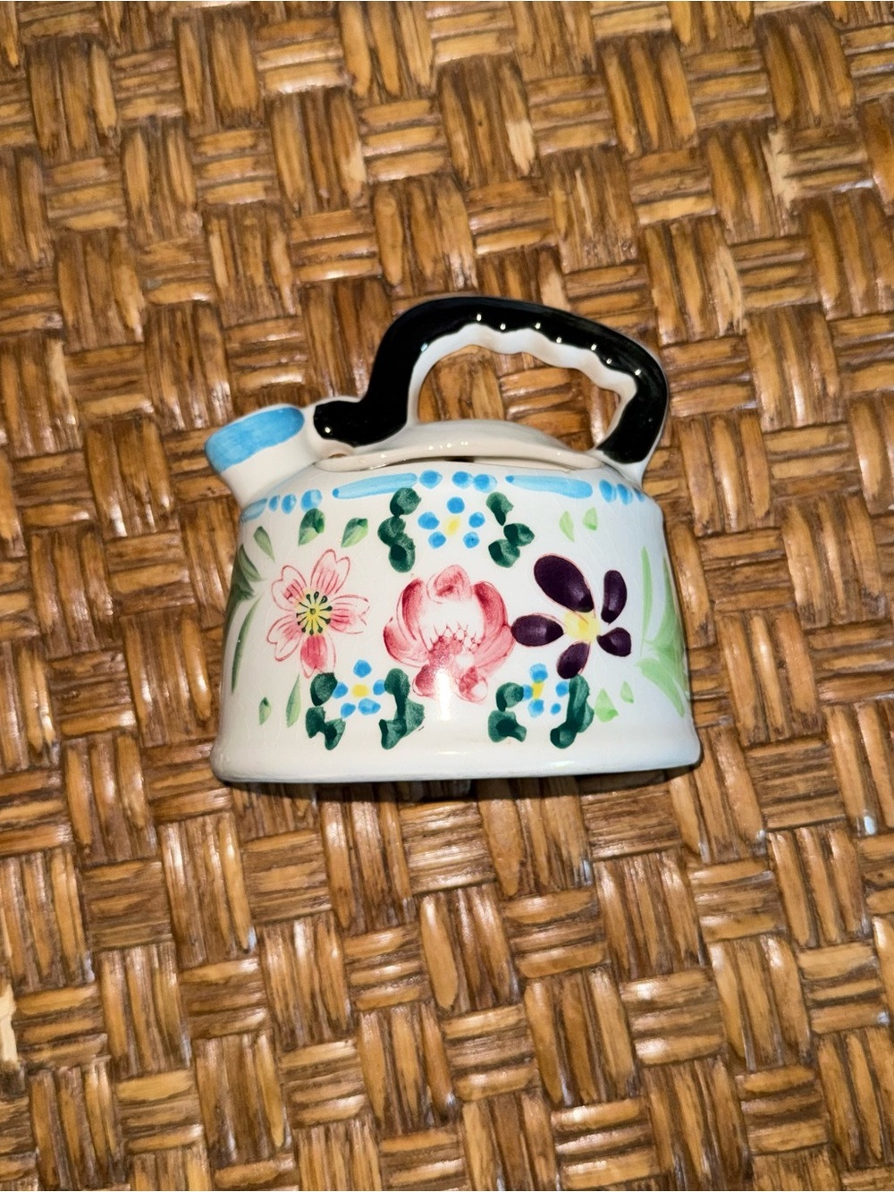 Vintage ceramic teapot wall pocket